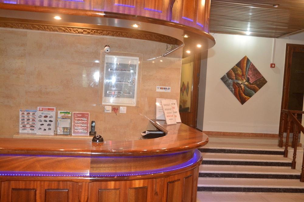 Paradise Hotel 2*