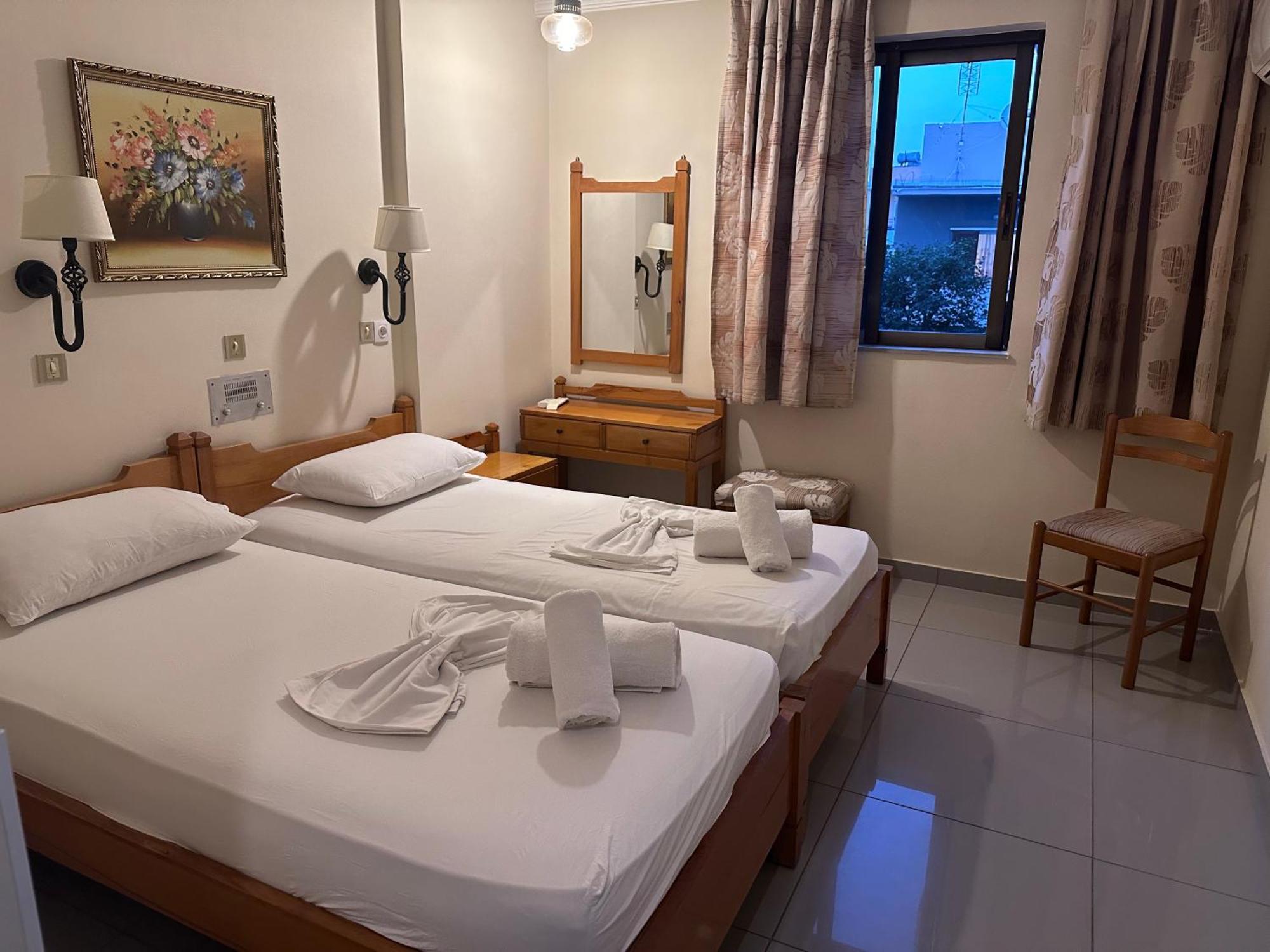Paradise Hotel 2*