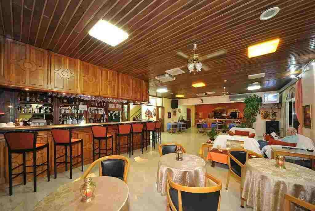 Paradise Hotel 2*